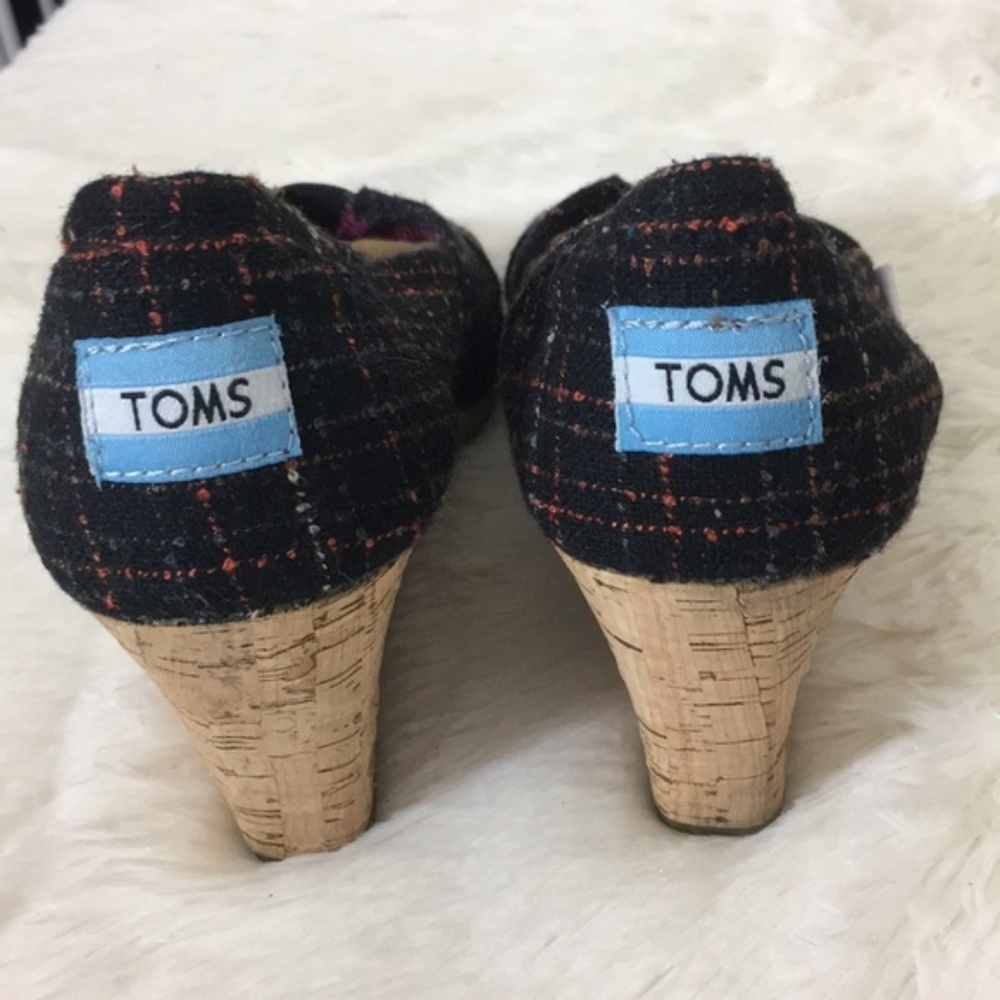 Toms Black & Multi Cork Peep Toe Wedges, size 7 - Picture 4 of 8